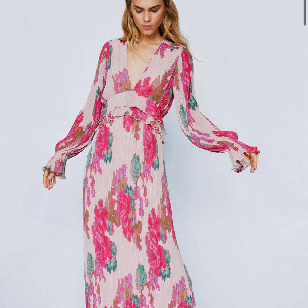 Nasty Gal Floral Chiffon Pleated Maxi Dress